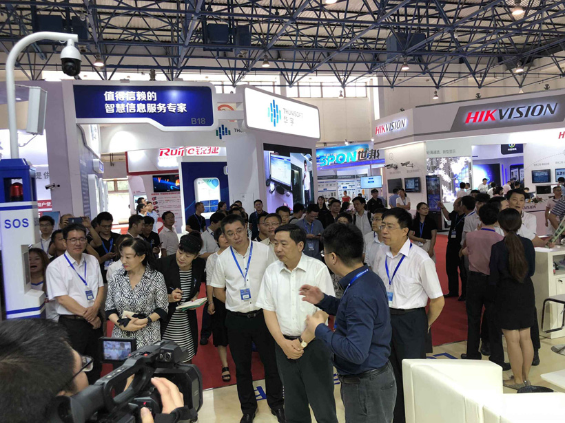 司法部常務(wù)副部長(zhǎng)熊選國(guó)親臨指導(dǎo)來(lái)邦展位圖